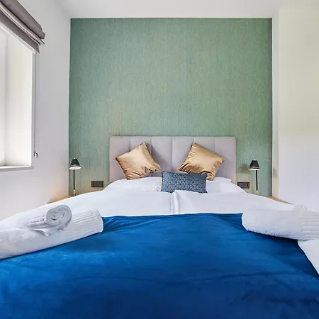 Everest Apartment *